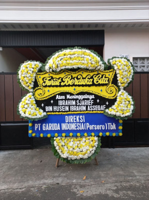 Papan Bunga Duka di Air Manis